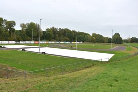 Overzicht van de baan en de twee witte proefvlakken